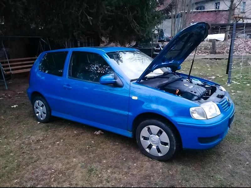 Gebraucht VW Polo 60 PS (44 kW) 2001 Blau Kleinwagen