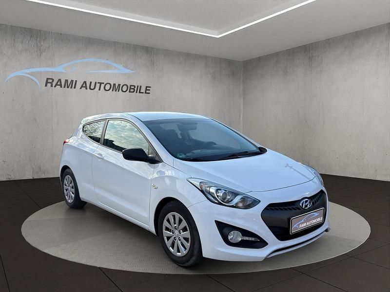 Gebraucht Hyundai i30 110 PS (80 kW) 2016 Weiß Coupé