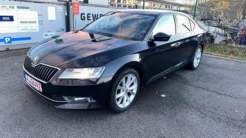 Gebraucht Skoda Superb Style 190 PS (139 kW) 2018 Schwarz Limousine