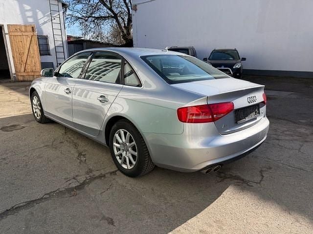 Gebraucht Audi A4 Attraction 150 PS (110 kW) 2015 Silber Limousine