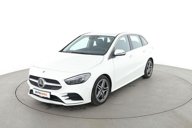 Weiß Gebraucht 2019 Mercedes B220 AMG line Van / Kleinbus | 25.990 € (Etwas zu teuer) - Bild 1/3