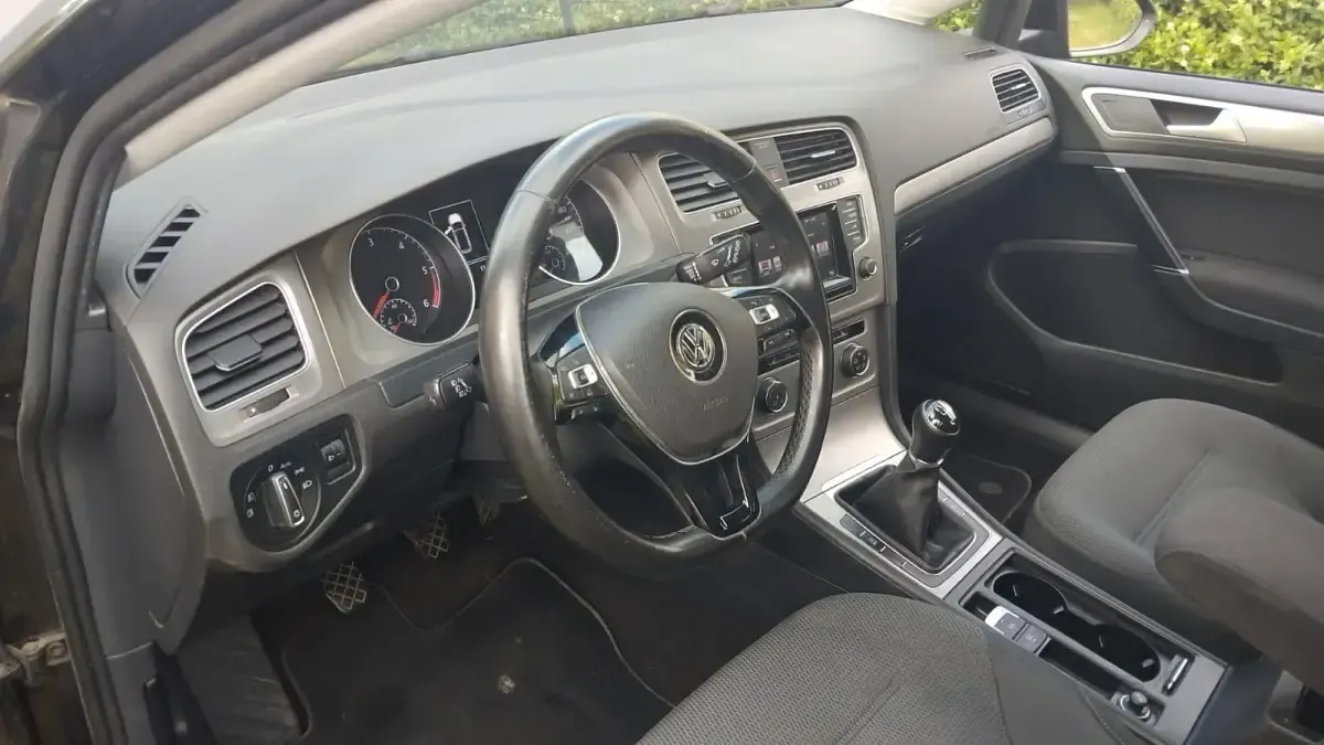 Gebraucht VW Golf VII Comfortline 110 PS (80 kW) 2014 Schwarz Kombi
