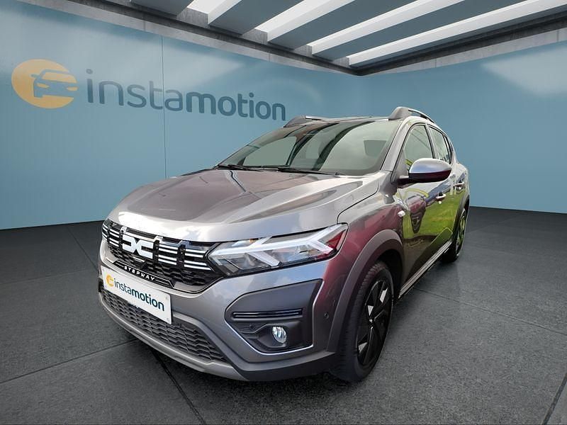 Grau Gebraucht 2025 Dacia Sandero Stepway Kleinwagen | 20.199 € (Etwas zu teuer) - Bild 1/4