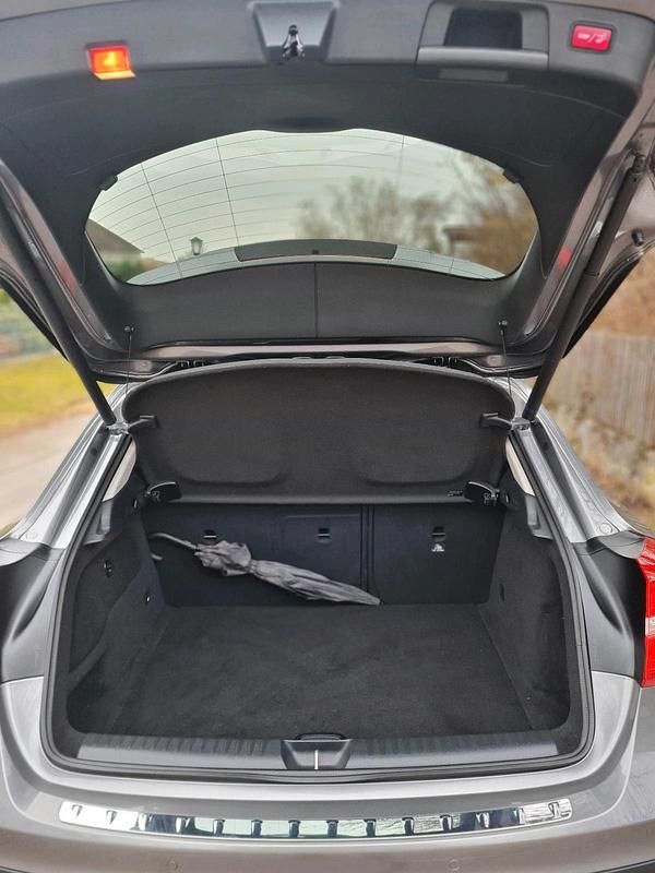 Gebraucht Mercedes GLA180 122 PS (89 kW) 2015 Grau SUV