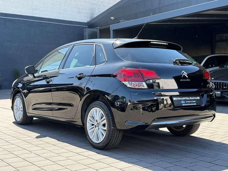 Gebraucht Citroën C4 PureTech 110 PS (80 kW) 2017 Schwarz perla nera Kleinwagen