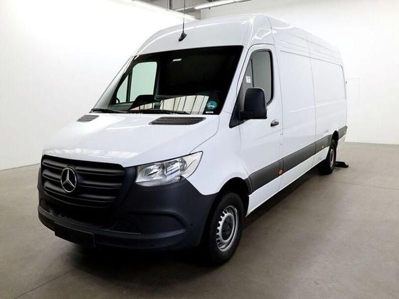 Gebraucht Mercedes Sprinter 170 PS (125 kW) 2025 Arktikweiss Van
