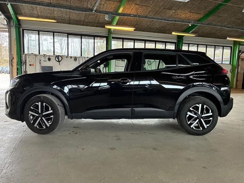 Używany Peugeot 2008 Active 101 KM (74 kW) 2023 Czarny SUV