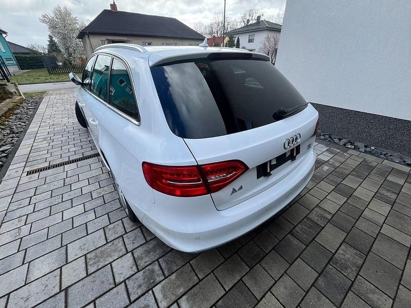 Gebraucht Audi A4 S-Line 190 PS (139 kW) 2015 Weiß Kombi