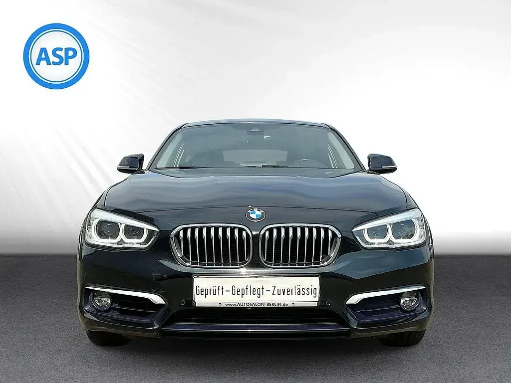 Gebraucht BMW 118 Urban Line 136 PS (100 kW) 2018 Schwarz (black sapphire metallic) Limousine