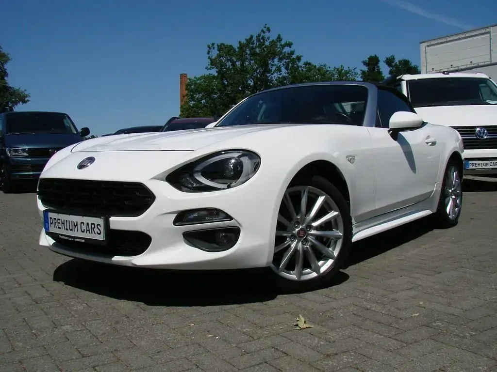 Gebraucht Fiat 124 Spider Lusso 140 PS (102 kW) 2019 Arctic white Cabrio