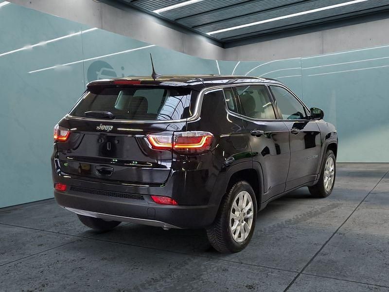 Gebraucht Jeep Compass 131 PS (96 kW) 2024 Schwarz SUV