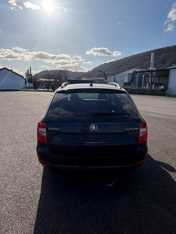 Gebraucht Skoda Superb Exclusive 140 PS (102 kW) 2015 Schwarz Kombi