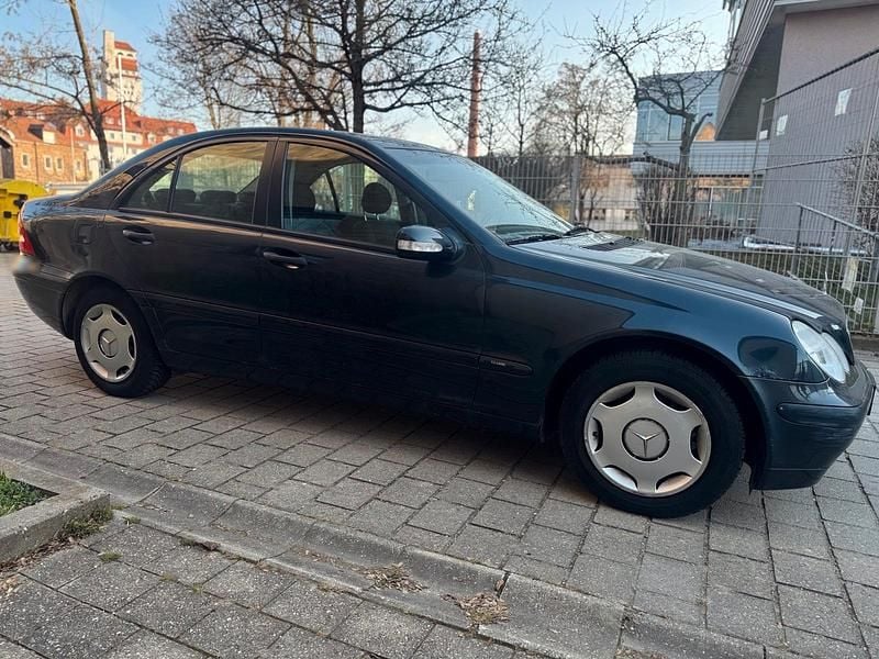 Gebraucht Mercedes C180 129 PS (94 kW) 2001 Blau Limousine
