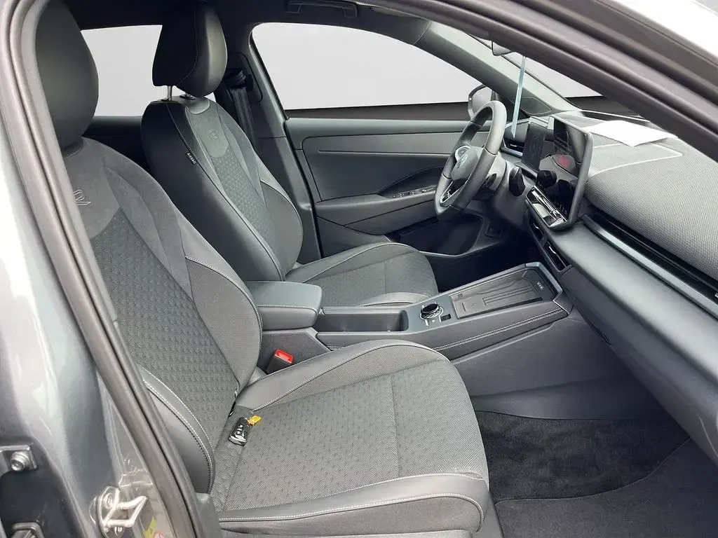 Gebraucht VW T-Roc R-line 150 PS (110 kW) 2026 Grenadillschwarz metallic SUV