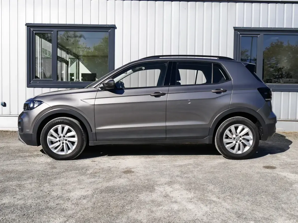 Usado VW T-Cross Life 116 HP (85 kW) 2020 Cinzento SUV