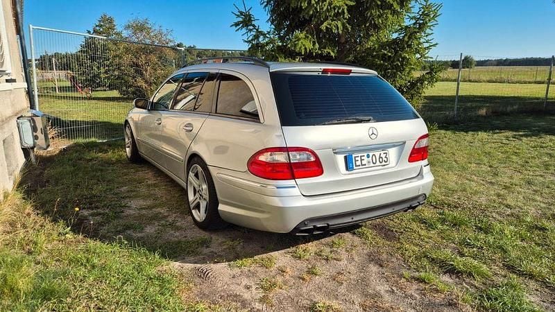 Gebraucht Mercedes E350 Avantgarde 272 PS (200 kW) 2005 Silber Kombi