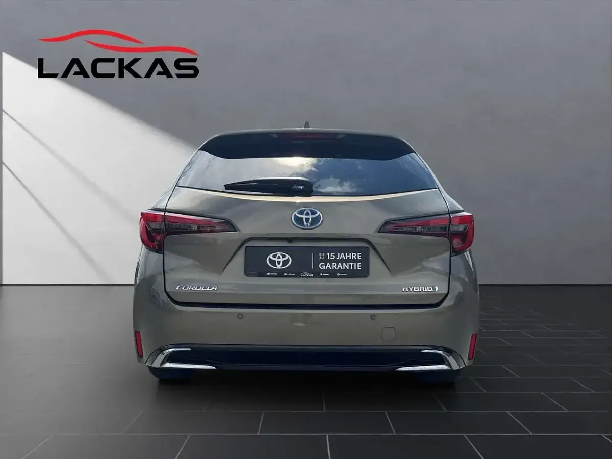 Gebraucht Toyota Corolla Team 196 PS (144 kW) 2023 Oxide bronze Kombi
