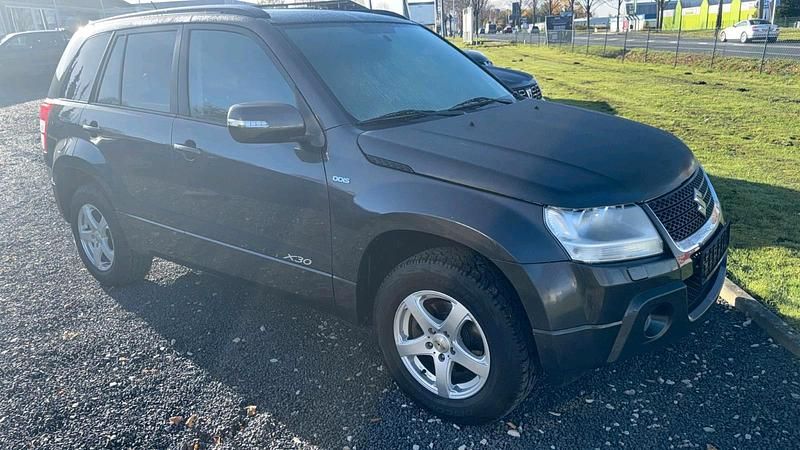 Gebraucht 2012 Suzuki Grand Vitara SUV | 4.800 € (Etwas zu teuer) - Bild 1/4