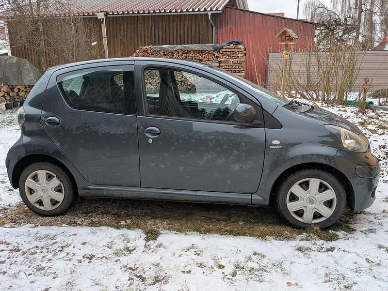 Gebraucht Toyota Aygo 68 PS (50 kW) 2011 Kleinwagen