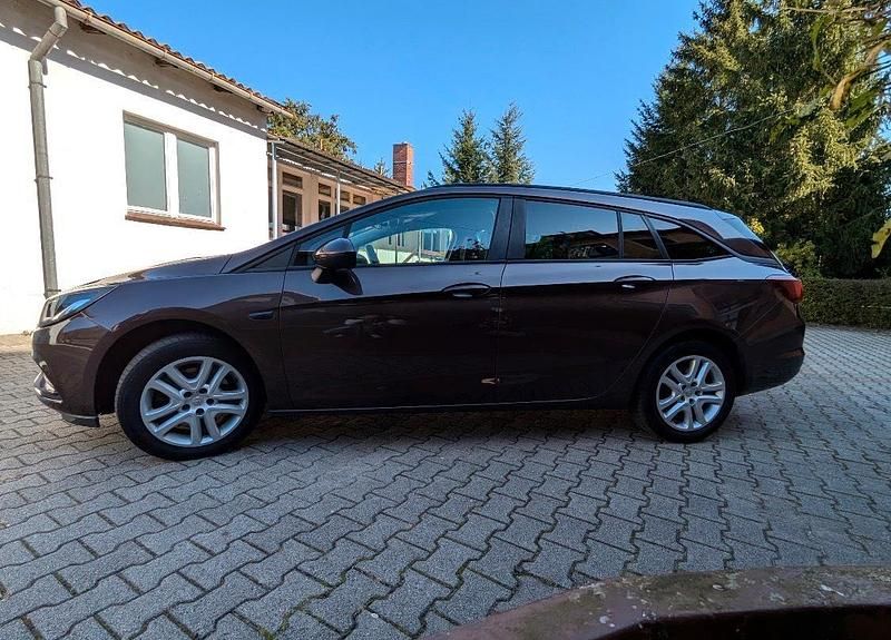 Gebraucht Opel Astra 136 PS (100 kW) 2016 Braun Kombi