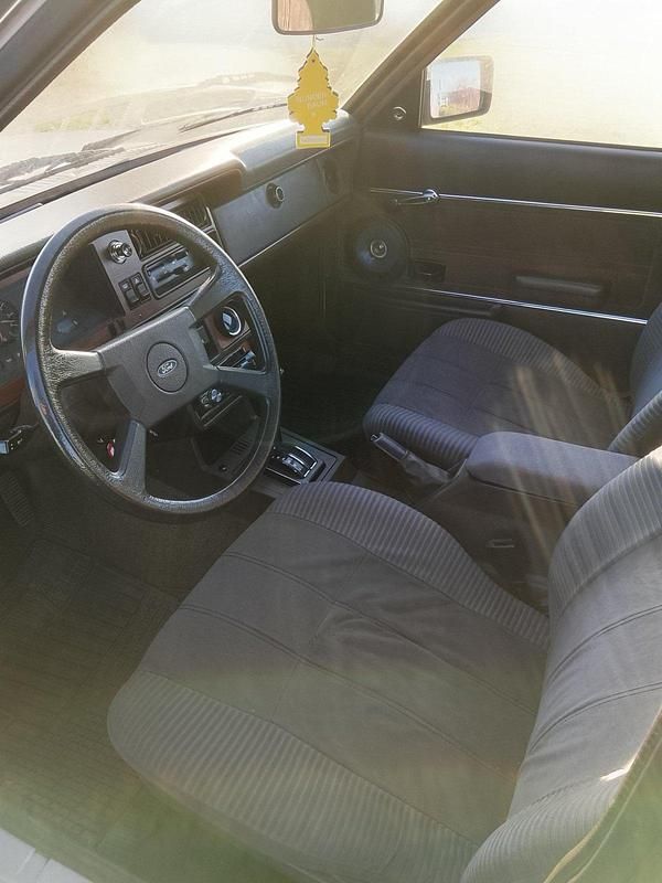 Gebraucht Ford Taunus 69 PS (50 kW) 1982 Beige Limousine