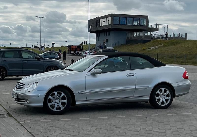 Silber Gebraucht 2004 Mercedes CLK200 Cabrio | 9.500 € - Bild 1/4