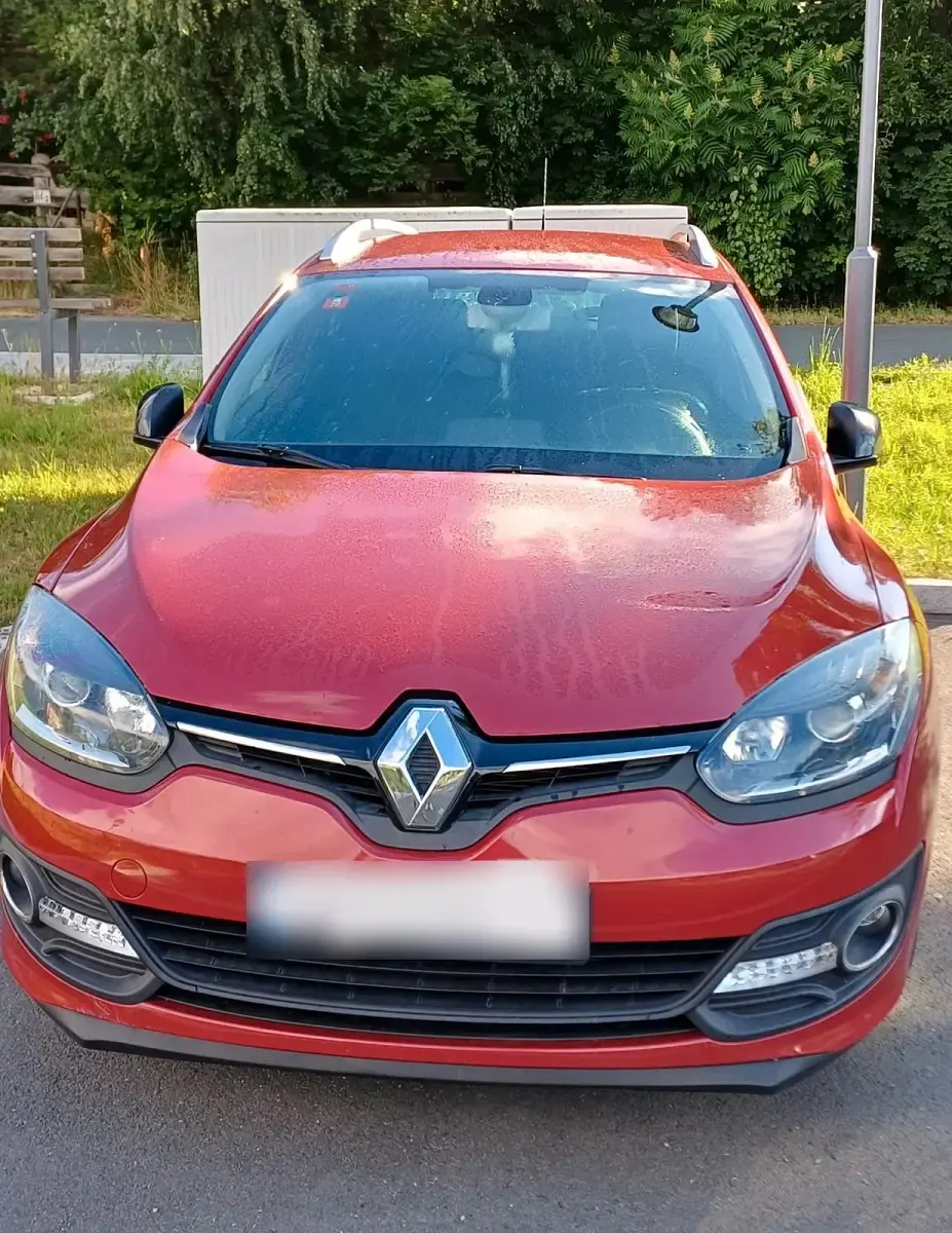 Gebraucht Renault Mégane GrandTour 95 PS (69 kW) 2015 Rot Kombi