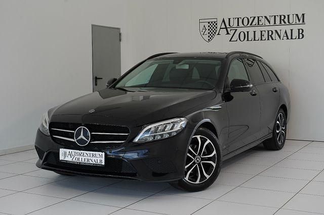 Schwarz Gebraucht 2019 Mercedes C180 Avantgarde Limousine | 20.490 € (Superpreis) - Bild 1/4