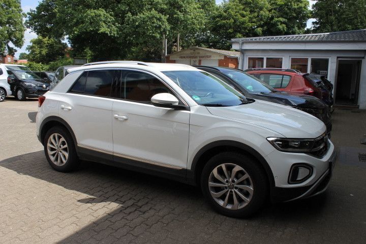 Weiß Gebraucht 2023 VW T-Roc Style SUV | 26.500 € (Fairer Preis) - Bild 1/3