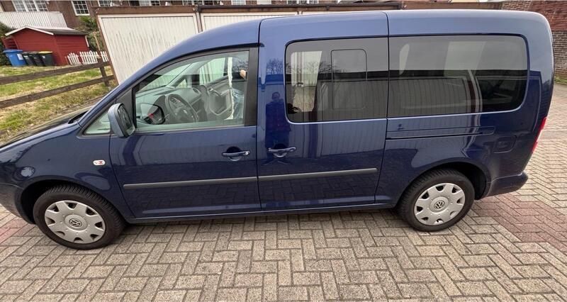 Blau Gebraucht 2009 VW Caddy Maxi Life Life Van / Kleinbus | 8.490 € (Etwas zu teuer) - Bild 1/4