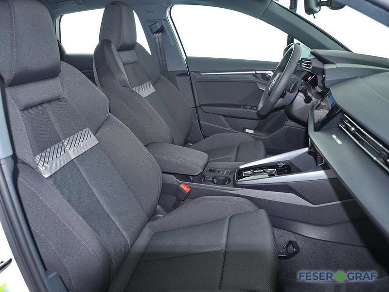 Gebraucht Audi A3 Ambiente 150 PS (110 kW) 2025 Arkonaweiß Limousine