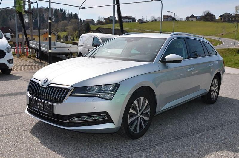 Gebraucht Skoda Superb Style 150 PS (110 kW) 2023 Silber Kombi