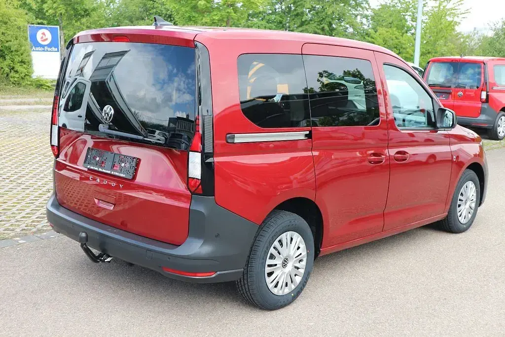 Gebraucht VW Caddy 102 PS (75 kW) 2024 Rot Van / Kleinbus