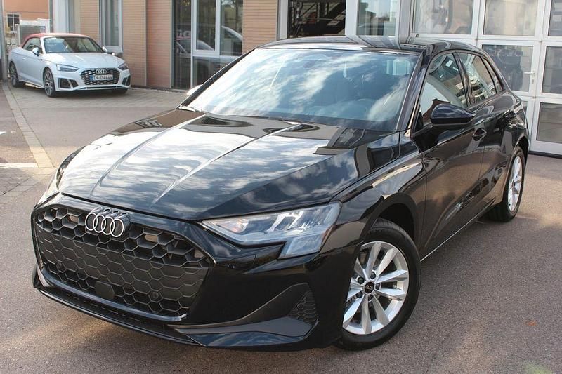 Schwarz Neu 2025 Audi A3 Sport Limousine | 32.700 € (Superpreis) - Bild 1/4