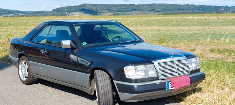 Schwarz Gebraucht 1988 Mercedes 230 Coupé | 13.600 € - Bild 1/4