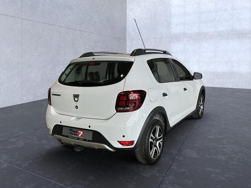 Gebraucht Dacia Sandero Stepway 90 PS (66 kW) 2019 Gletscherweiss Limousine