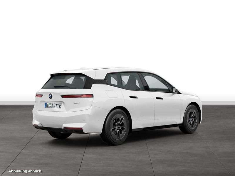 Gebraucht BMW iX 300 kW (408 PS) 2025 Weiß SUV
