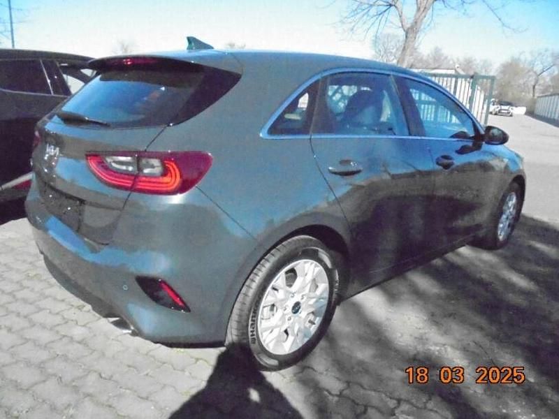 Gebraucht Kia Ceed Vision 140 PS (102 kW) 2025 Schwarz Kleinwagen