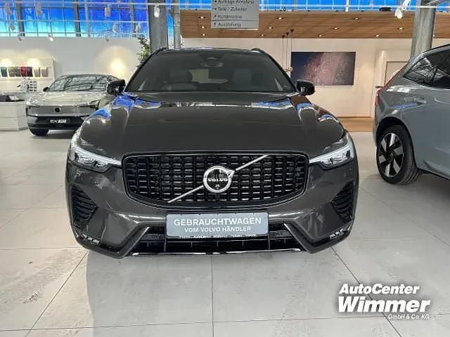 Farbe: grau Gebraucht 2023 Volvo XC60 Plus SUV | 42.780 € (Fairer Preis) - Bild 1/4
