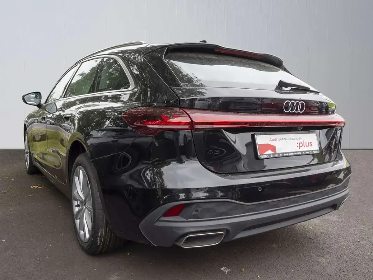 Gebraucht Audi A5 Sport 204 PS (150 kW) 2025 Schwarz Kombi
