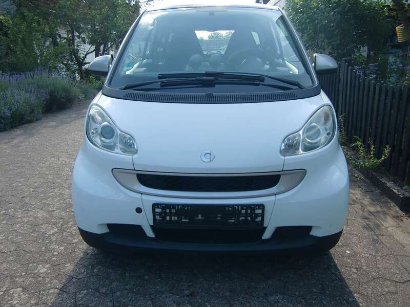 Weiß Gebraucht 2007 Smart ForTwo Coupé Passion Coupé | 3.800 € (Etwas zu teuer) - Bild 1/4