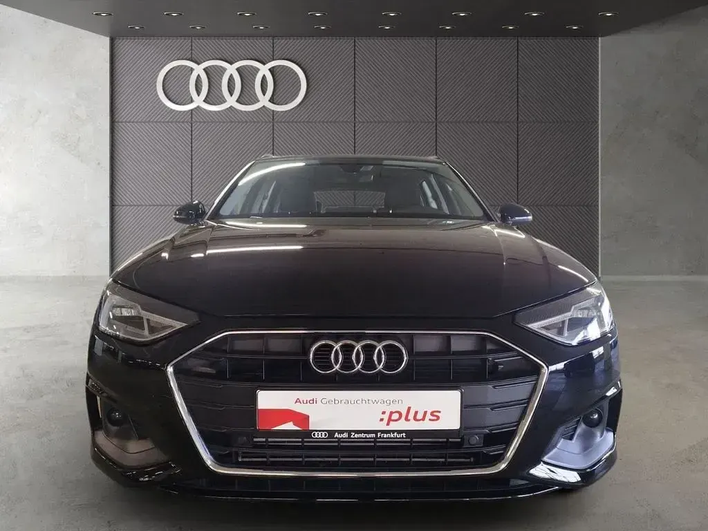 Second-hand Audi A4 150 CP (110 kW) 2023 Negru Break