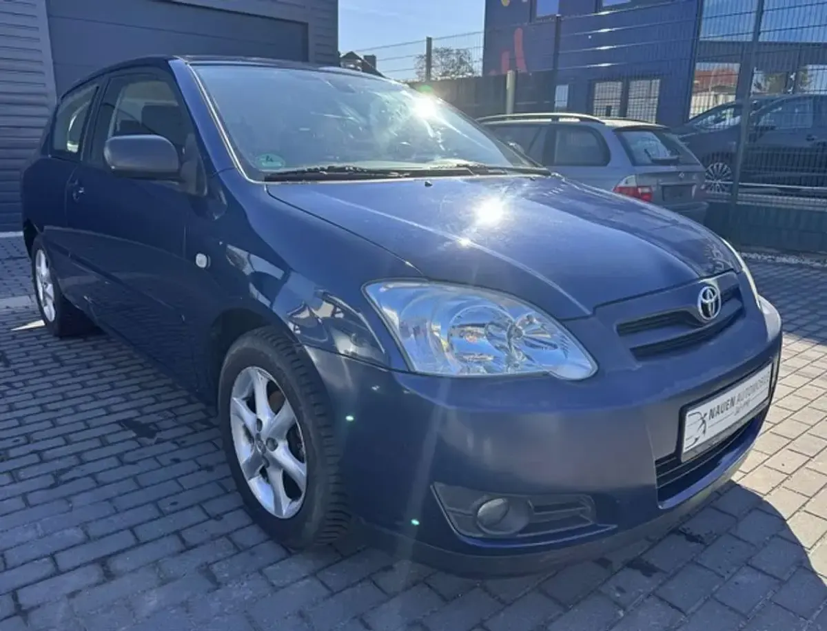 Używany Toyota Corolla Sol 110 KM (80 kW) 2004 Niebieski Sedan/Limuzyna