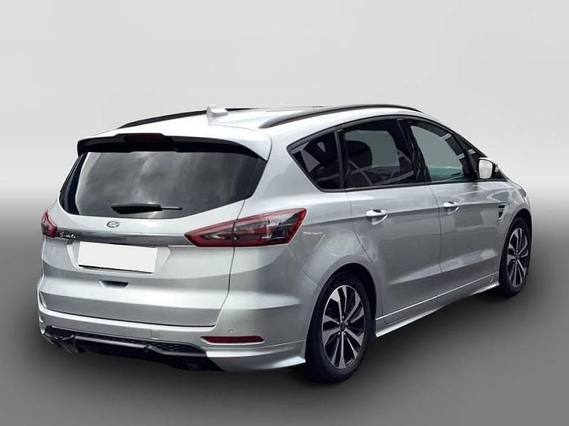 Używany Ford S-MAX ST-Line 150 KM (110 kW) 2022 Srebrny Minivan
