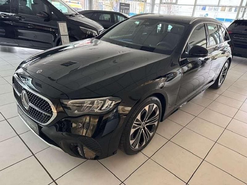 Gebraucht Mercedes E220 Avantgarde 197 PS (144 kW) 2025 Schwarz Limousine