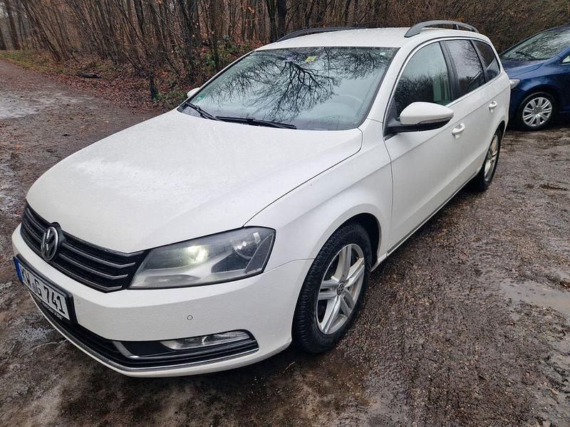 Gebraucht VW Passat Comfortline 160 PS (117 kW) 2012 Weiß Limousine