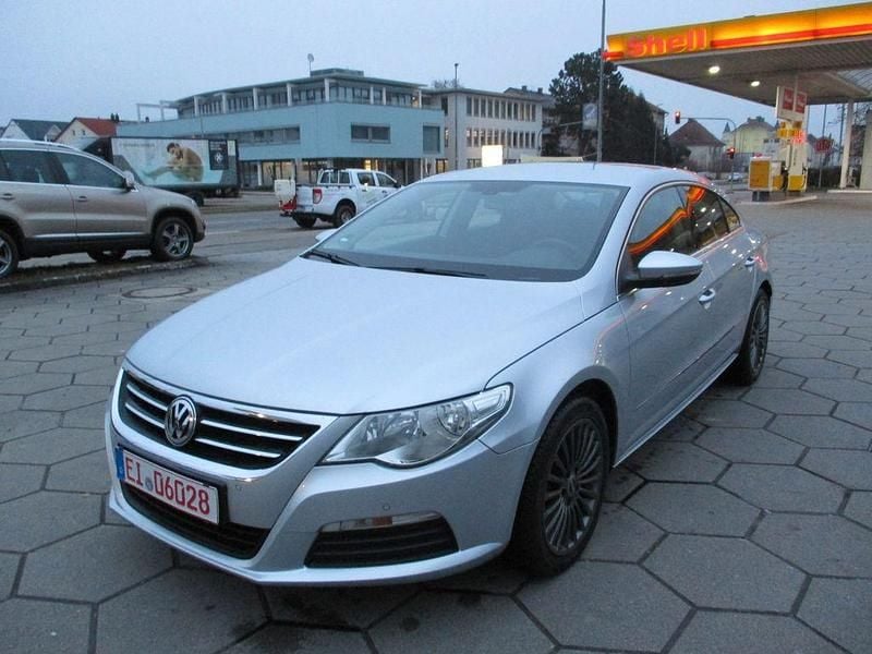 Gebraucht VW Passat Basis 160 PS (117 kW) 2010 Reflexsilber metallic Limousine