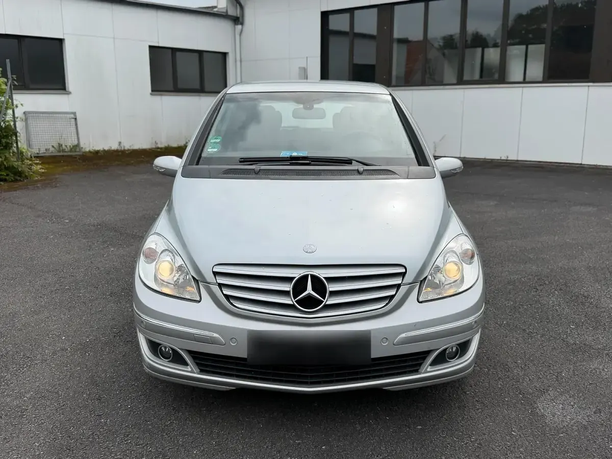 Gebraucht Mercedes B200 140 PS (102 kW) 2005 Silber Van / Kleinbus