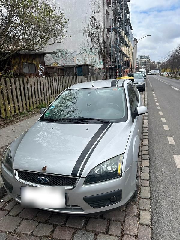 Gebraucht Ford Focus 100 PS (73 kW) 2005 Grau Coupé