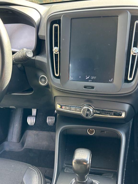 Gebraucht Volvo XC40 156 PS (114 kW) 2018 Weiß SUV